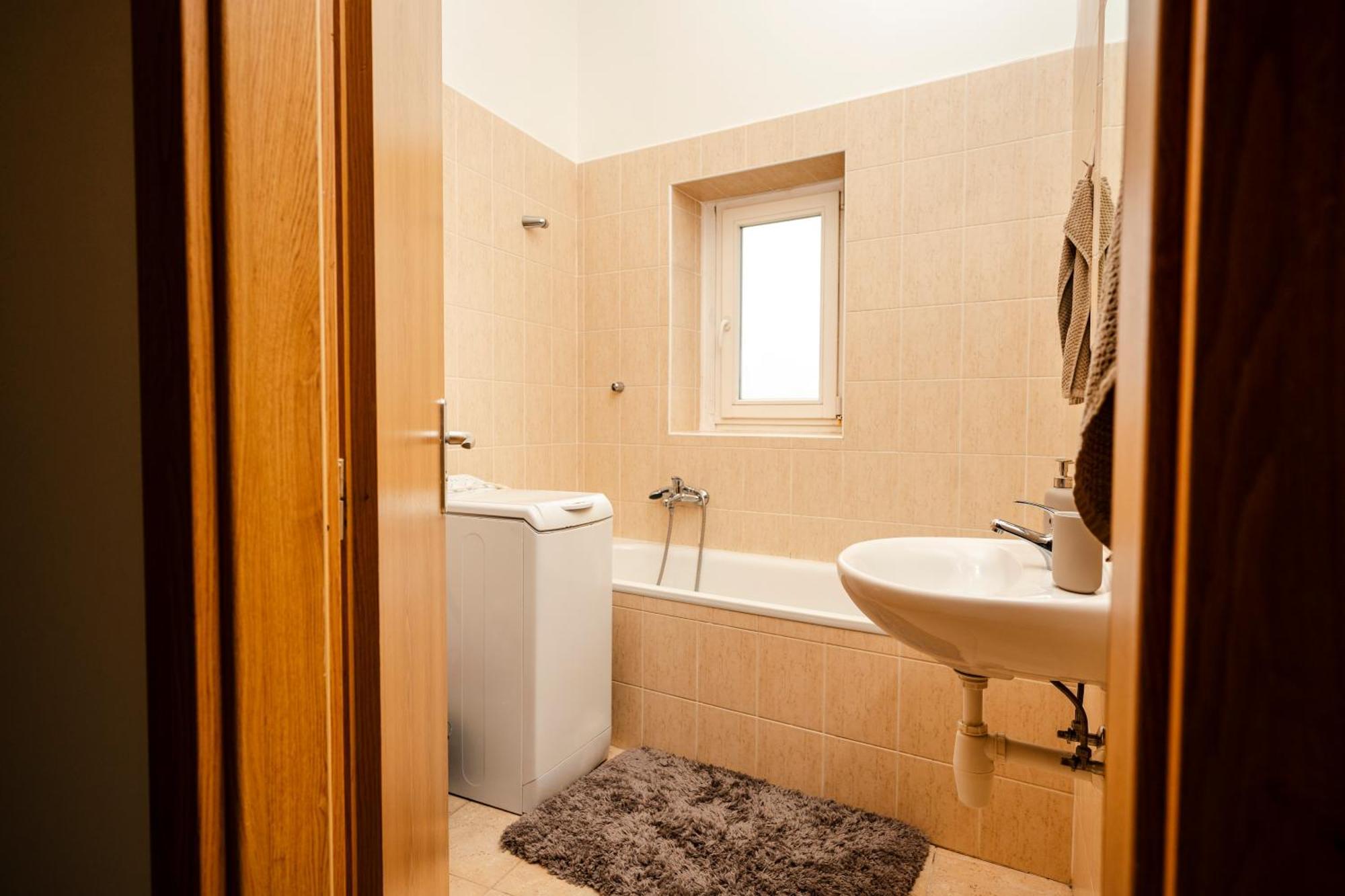 Apartman Namesti Frantiska Krizika Tábor Exteriör bild